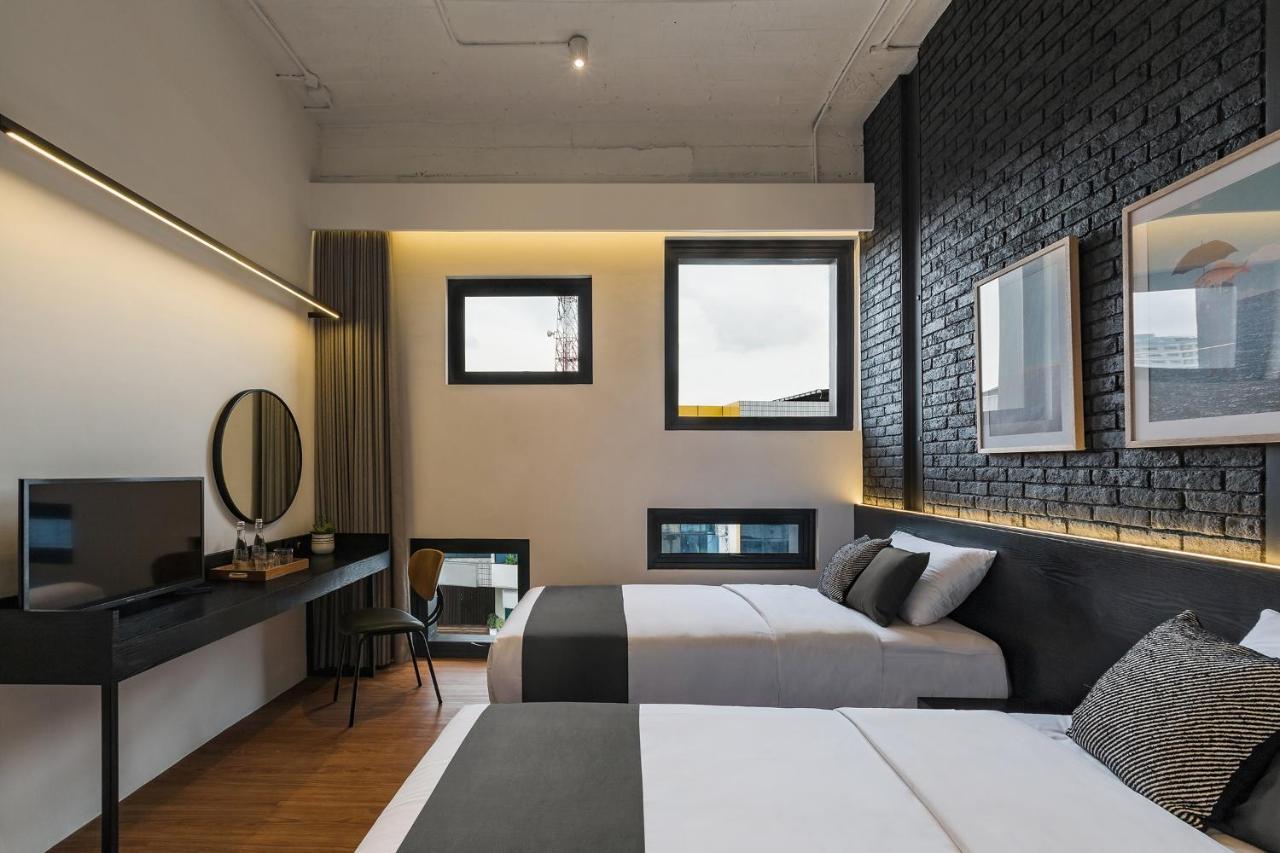 Qub Rooms Semarang Exterior photo