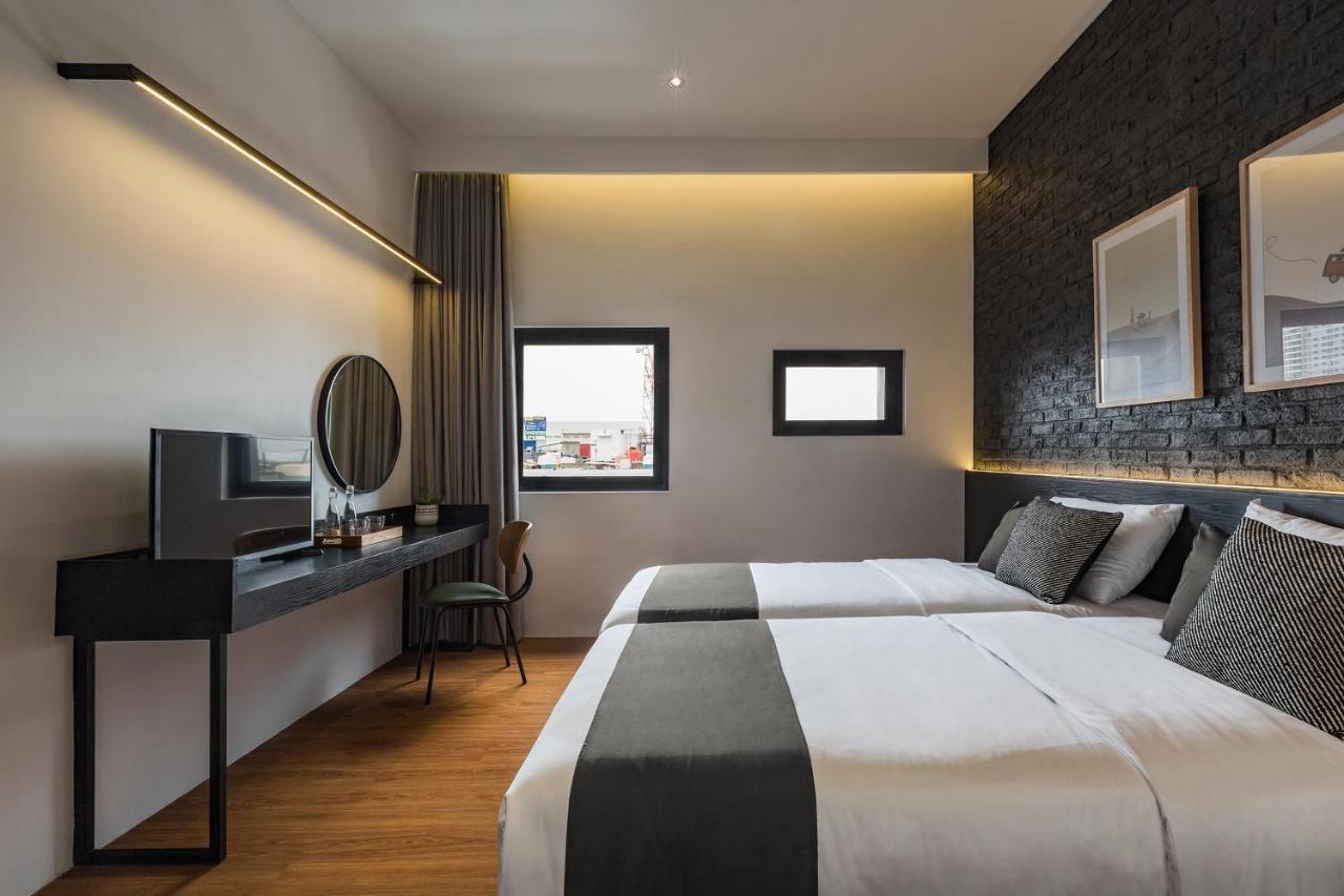 Qub Rooms Semarang Exterior photo